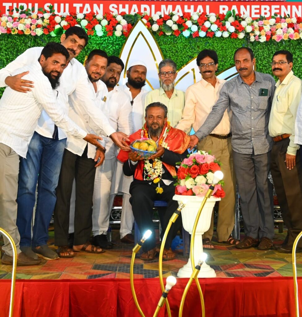 ನಿವೃತ್ತಿ ಹೊಂದ ನೆಚ್ಚಿನ ಶಿಕ್ಷಕನಿಗೆ ವಿಜೃಂಭಣೆಯ ಬೀಳ್ಕೊಡುಗೆ ನೀಡಿದ ವಿದ್ಯಾರ್ಥಿಗಳು….