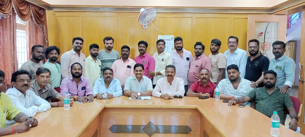 ವಿಜಯ ದಶಮಿ ಹಬ್ಬ ಎಲ್ಲರನ್ನೂ ಒಟ್ಟು ಗೊಳಿಸುವ ಸೇತುವೆ- ದಸರಾ ಸಮಿತಿ ಅಧ್ಯಕ್ಷ ಯುವರಾಜ್ ಬಳ್ಳಾರಿ ಅಭಿಮತ….