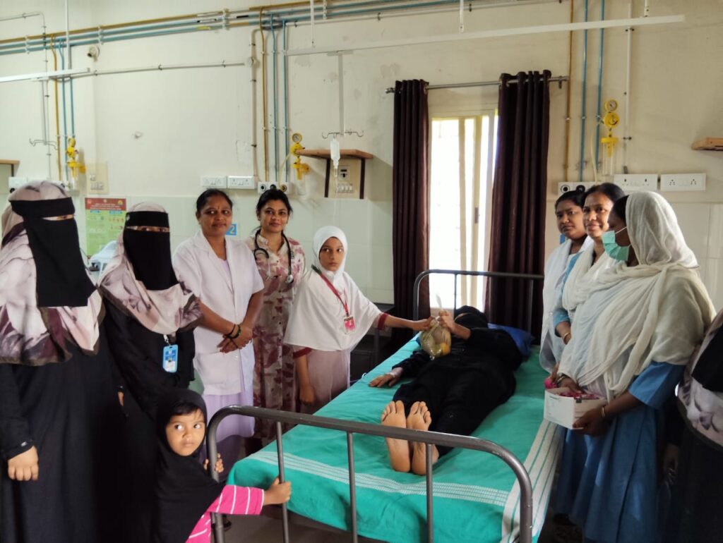 ಮಕ್ಕಳ ದಿನಾಚರಣೆದಂದು ಮಕ್ಕಳಿಂದ ರೋಗಿಗಳಿಗೆ ಹಣ್ಣು ಹಂಪಲು ವಿತರಣೆ…