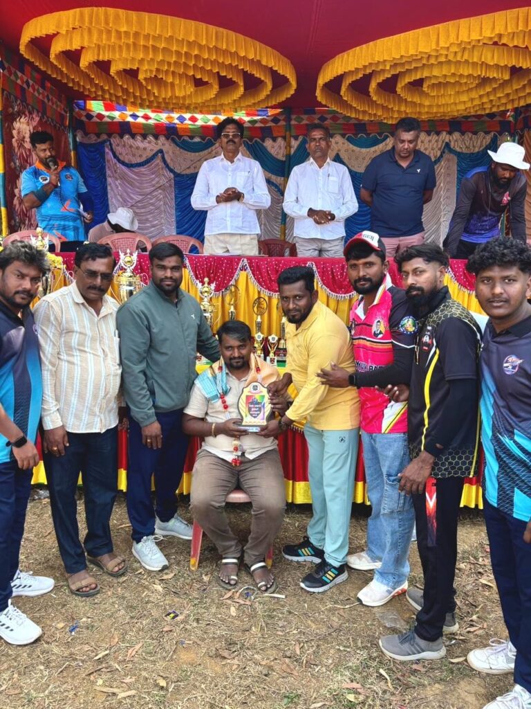 ಆರೋಗ್ಯವಂತ ಯುವಕರಿಂದ ಮಾತ್ರ ಉತ್ತಮ ಸಮಾಜ ನಿರ್ಮಾಣ ಸಾಧ್ಯ- ತಡಗಣಿ ಮಂಜುನಾಥ್... The Siasat News - Images