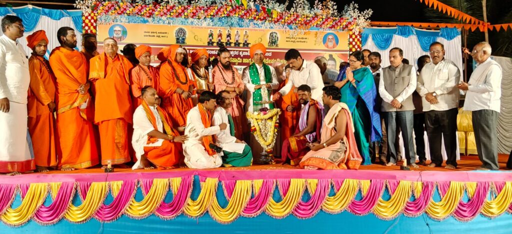 ಗುರು ಪರಂಪರೆ ಶಾಶ್ವತ :ಶಿರಹಟ್ಟಿ ಶ್ರೀ ಜಗದ್ಗುರು ಫಕೀರ ದಿಂಗಾಲೇಶ್ವರ ಸ್ವಾಮಿಗಳು…